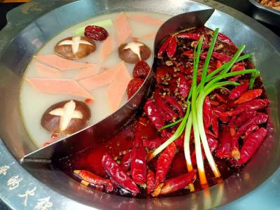 成都火锅底料技术培训哪家好？成都蜀味缘火锅培训