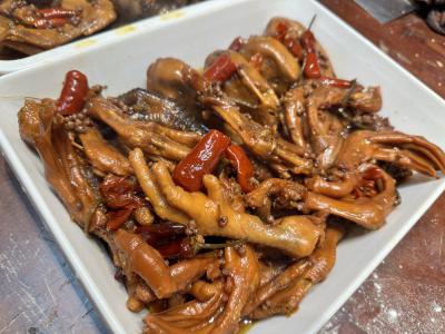 卤菜技术培训学校哪里有？掌握多种食材卤制技巧与口味调配