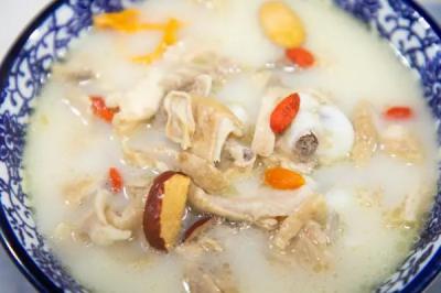 猪肚鸡火锅技术培训哪家好？探寻成都蜀味缘的专业之道