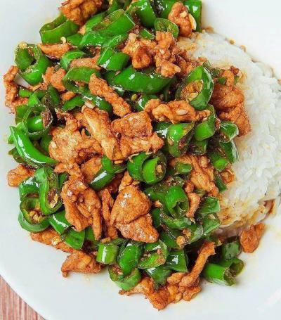 盖浇饭技术培训哪里学好点？蜀味缘餐饮培训专业解析