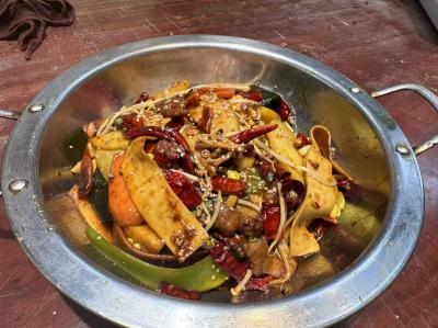 麻辣香锅技术培训哪里好？蜀味缘餐饮技术培训学校深度解析