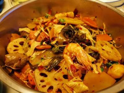 麻辣香锅技术培训学校在哪里？蜀味缘小吃培训班详解