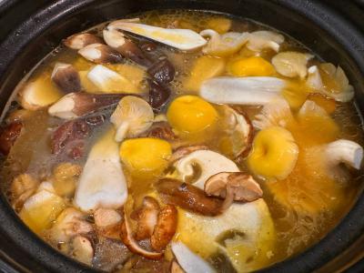 菌汤锅技术培训班哪家好？蜀味缘餐饮培训学校专业解析