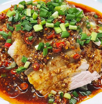 蒜泥白肉凉拌技术培训中心哪里好？成都餐饮小吃培训学校一对一教学