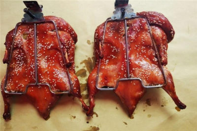 学做手撕烤鸭技术培训学校怎么样？成都餐饮技术培训学校一对一教学