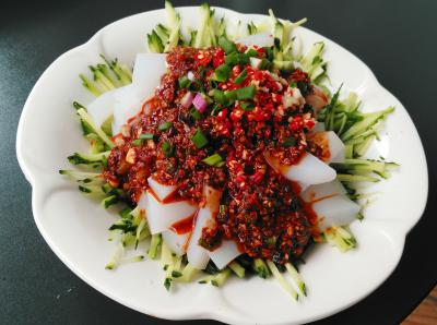 正宗纯手工凉粉技术培训哪家好?蜀味缘小吃培训学校深度解析