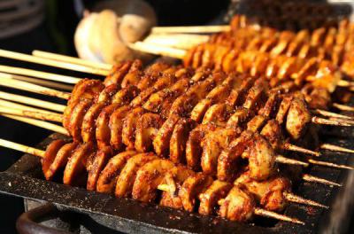 烤面筋技术培训班哪家好?成都蜀味缘小吃培训学校深度解析