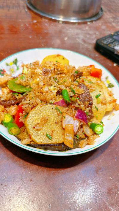 铁板炒饭技术培训内容有哪些？蜀味缘餐饮小吃培训学校一对一培训