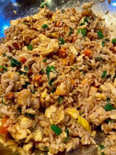 铁板炒饭技术培训内容有哪些？蜀味缘餐饮小吃培训学校一对一培训